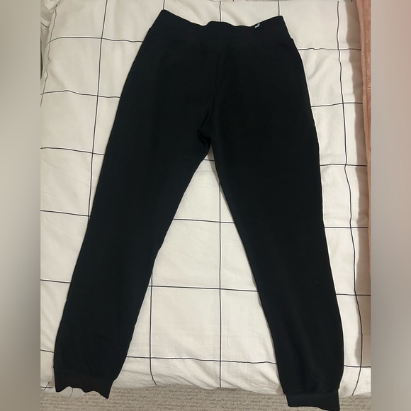 PUMA - SWEATPANTS (XS) - Picture 3 of 7
